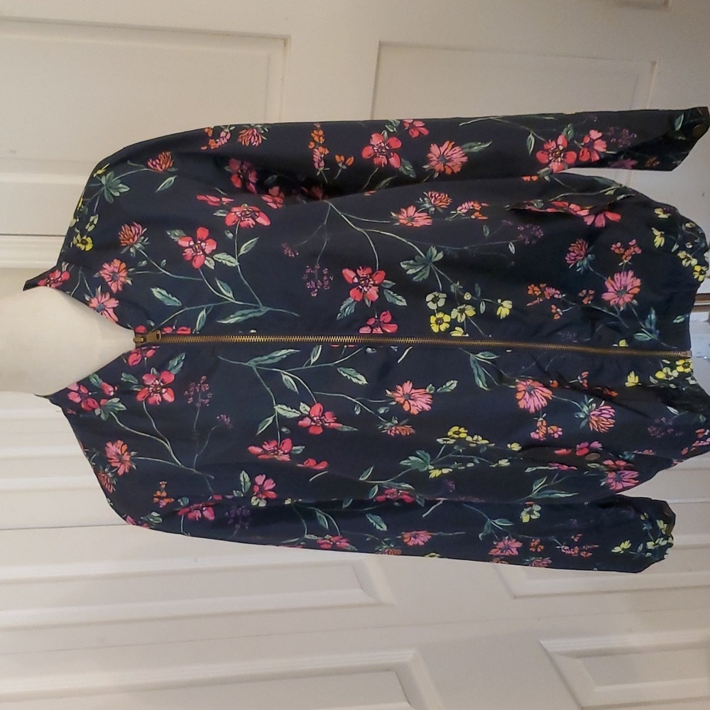 Signature Weekend Floral Windbreaker